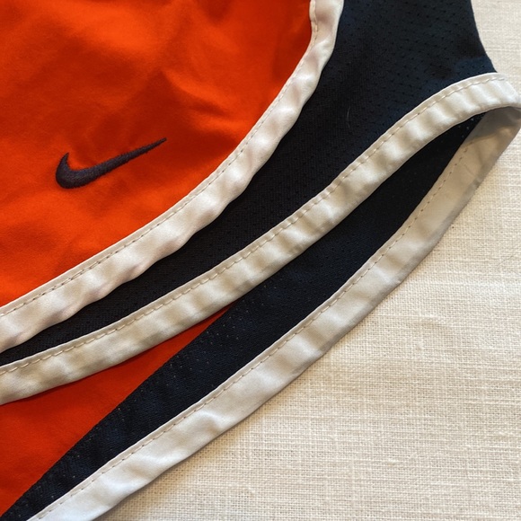 Nike workout shorts size medium - Picture 9 of 9